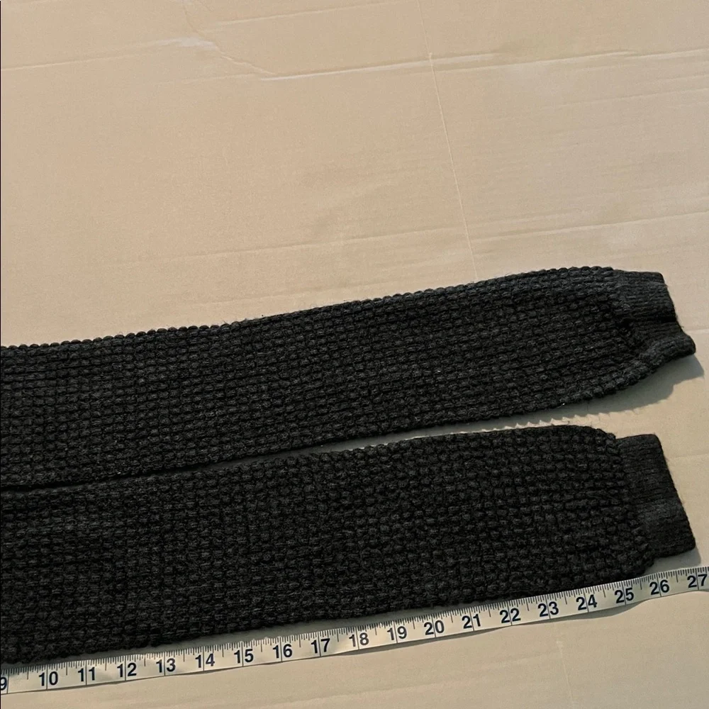 Pure Barre’ sweater leg warmers - Picture 3 of 3